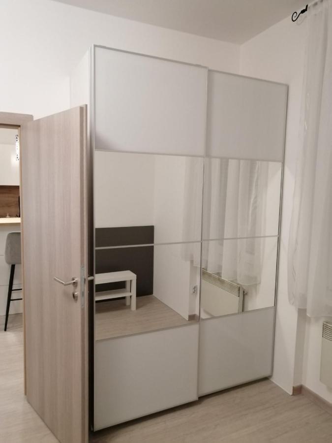 Evita Apartment Karlovac Eksteriør billede