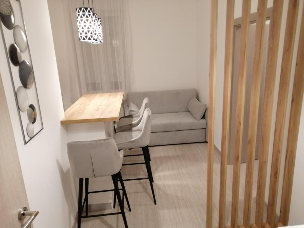 Evita Apartment Karlovac Eksteriør billede